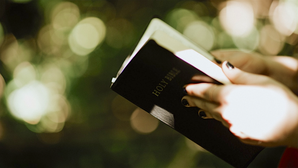 14 bibelvers om at Gud bryr seg om oss