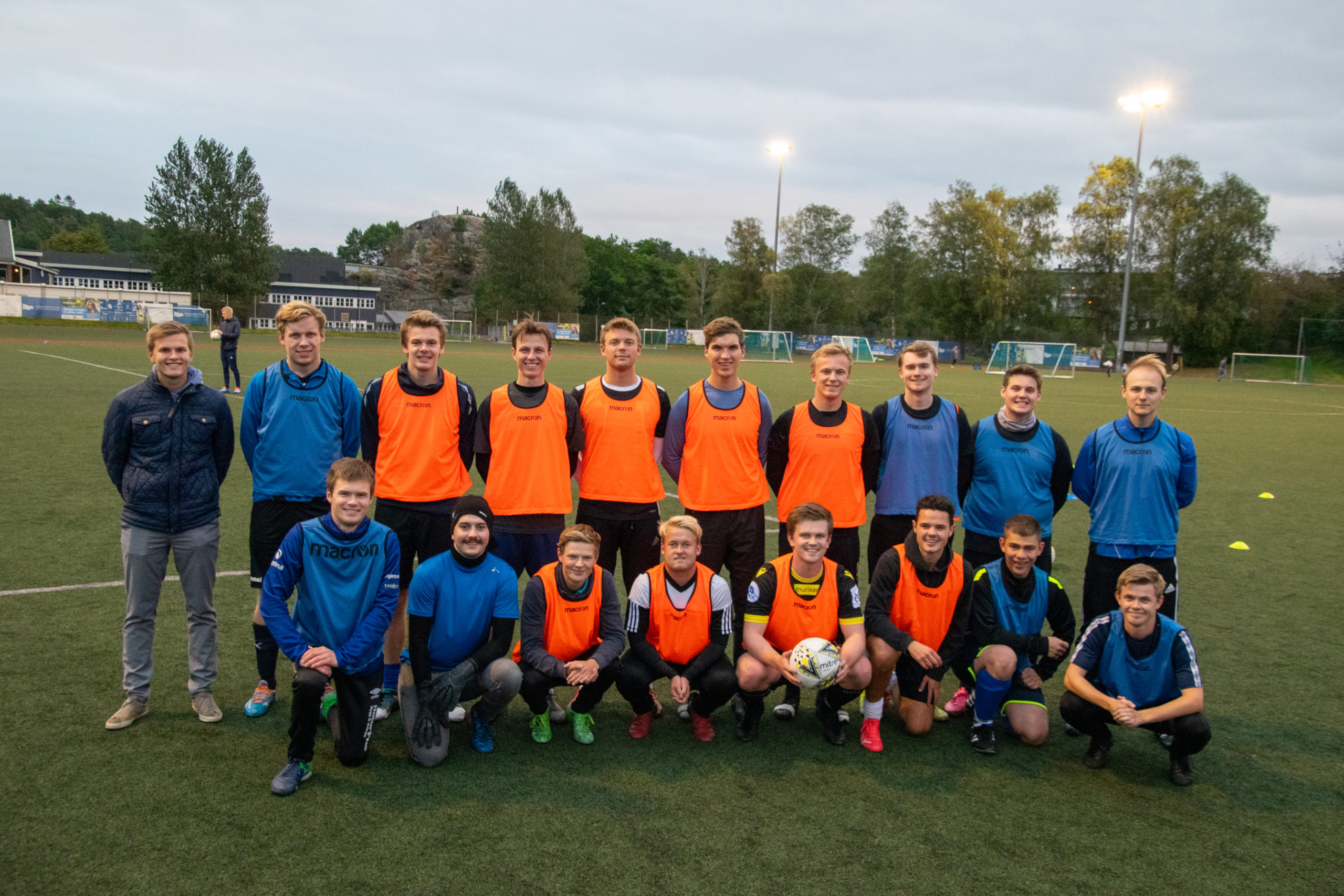 Den ferske fotballklubben Kristiansandkameratene F.K. ønsker å være et lys i fotball-Agder
