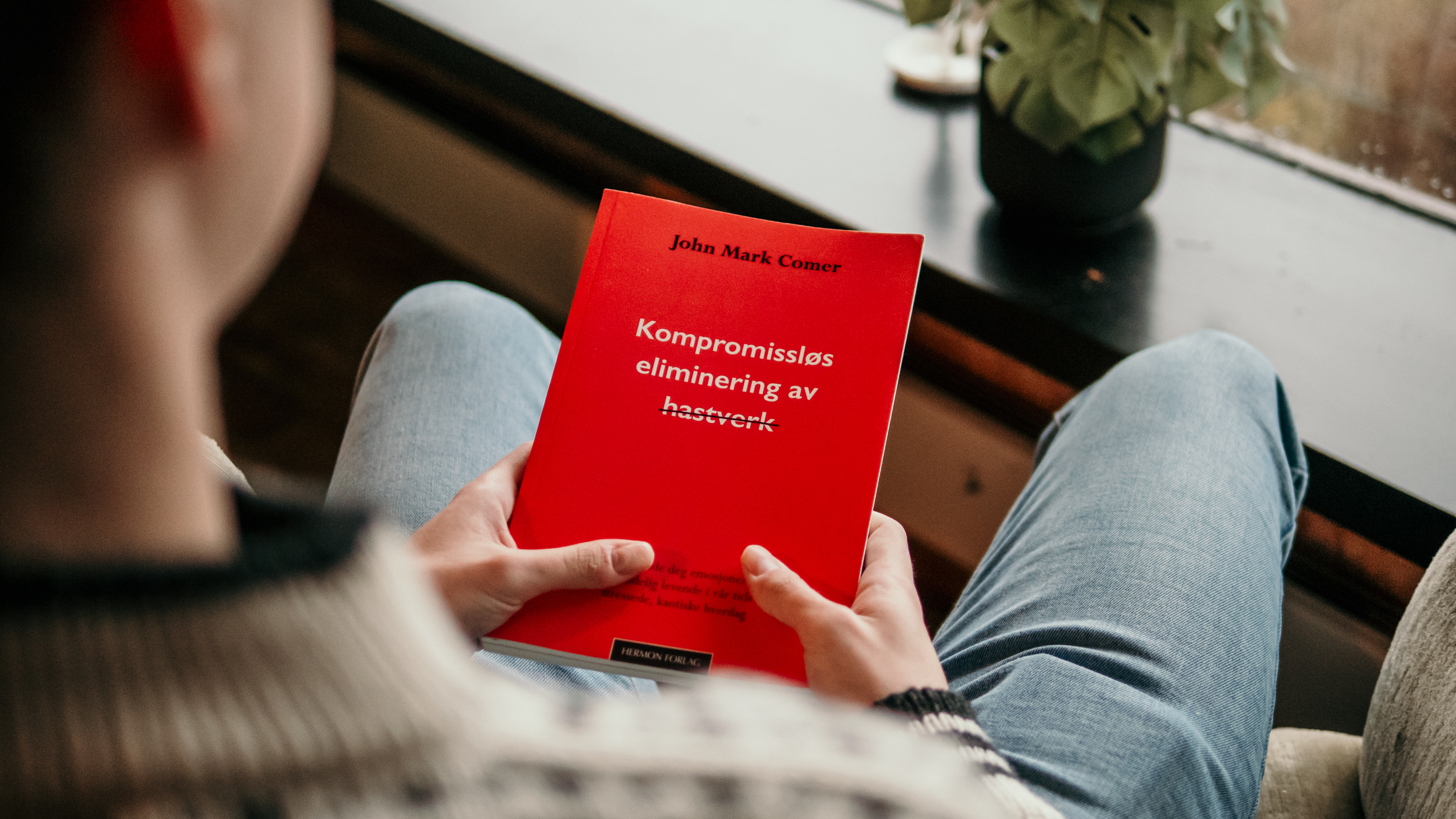 – Jeg skulle kjappe meg gjennom en bok om å roe ned tempoet